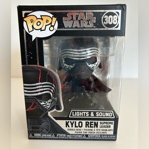 Pop! Star Wars Kylo Ren Figure - Black and Red 308